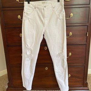 Distressed White Jean